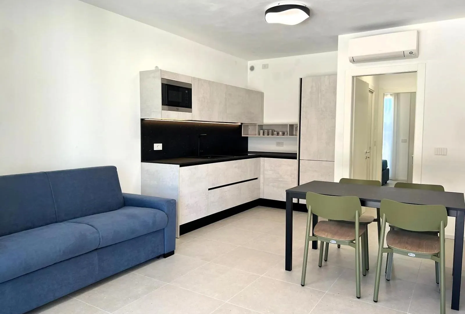 Sun Village Residence Con Piscina - Piazza Aurora - Adria Holiday Jesolo - Family Apartments Lido di Jesolo