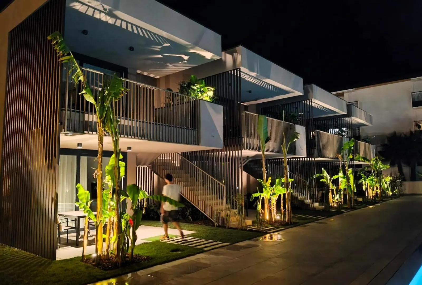 Sun Village Residence Con Piscina - Piazza Aurora - Adria Holiday Jesolo - Family Apartments Italien