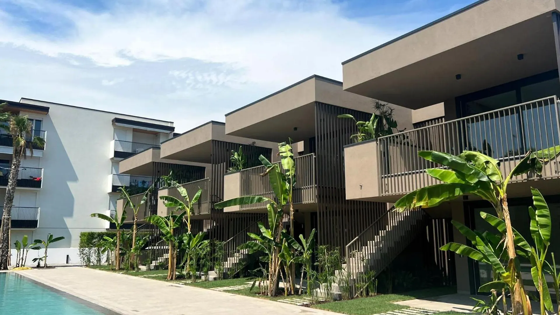 Sun Village Residence Con Piscina - Piazza Aurora - Adria Holiday Jesolo - Family Apartments