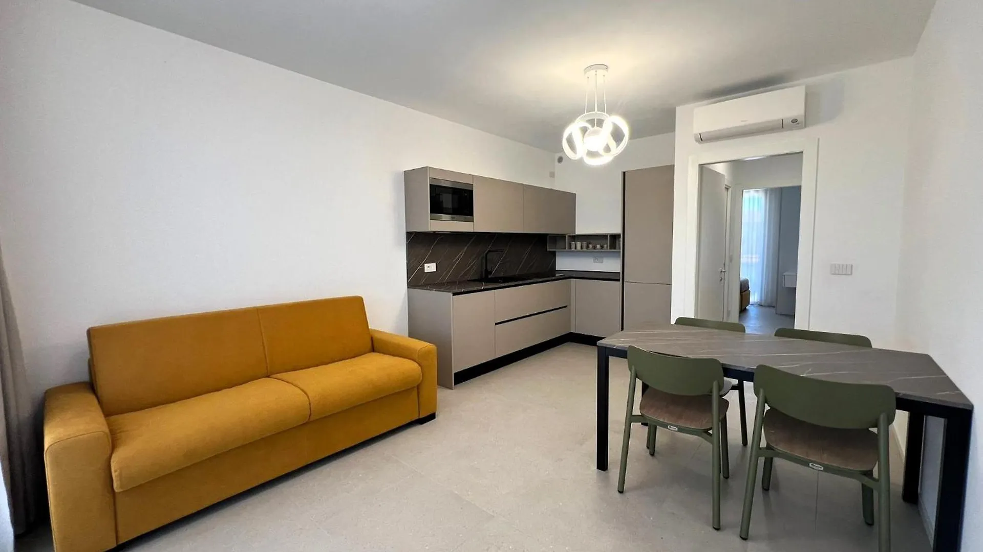 Sun Village Residence Con Piscina - Piazza Aurora - Adria Holiday Jesolo - Family Apartments 0*, Lido di Jesolo Italy