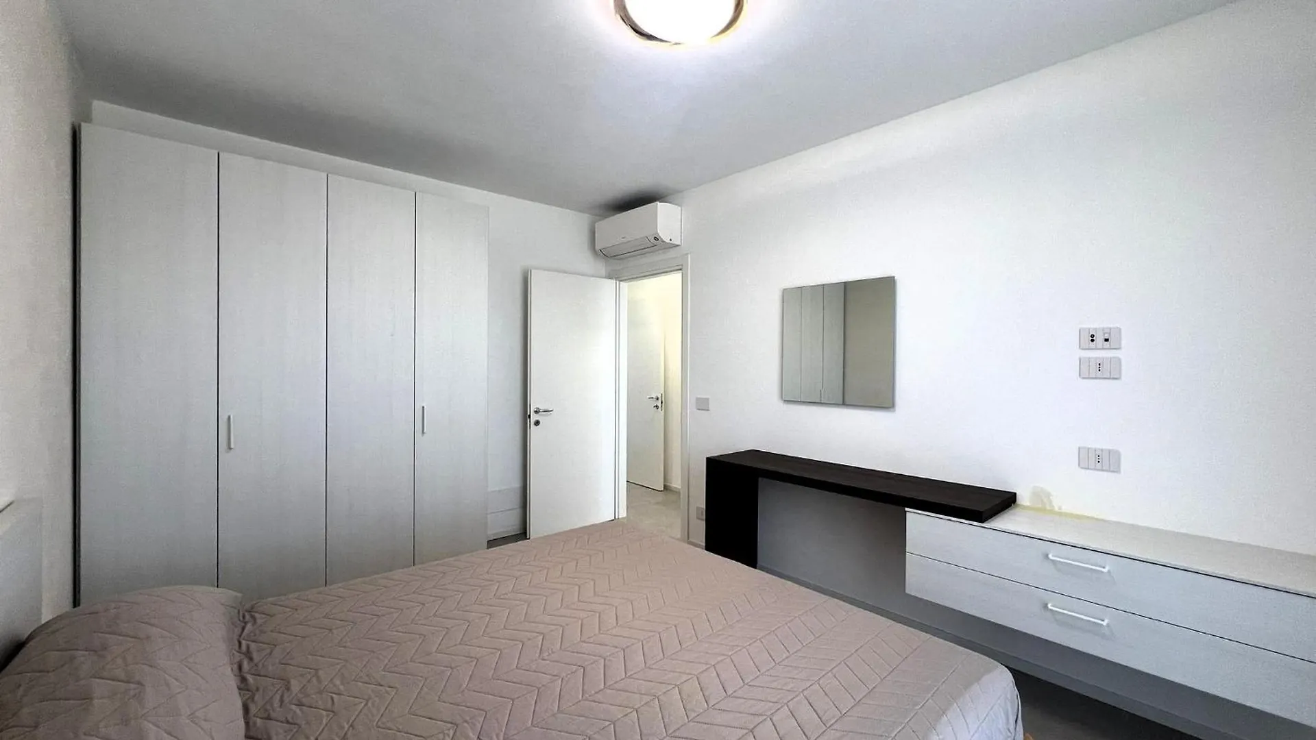 Sun Village Residence Con Piscina - Piazza Aurora - Adria Holiday Jesolo - Family Apartments Lido di Jesolo